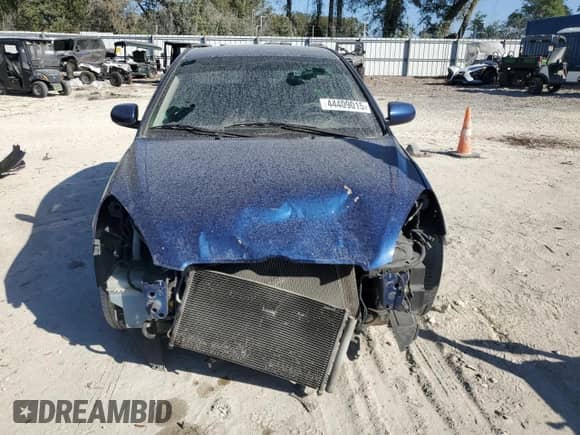 2010 Hyundai Accent Blue z VIN KMHCM3AC5AU151000, wystawiony jako Copart lot #44409015 z przebiegiem 147 991 mil mil oraz Szkoda całkowita • Salvage title. Historia ofert i sprzedaży dostępna na DreamBid. Obrazek 5.