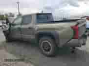 2025 Toyota Tacoma SR z VIN 3TMLB5JN0SM116426, wystawiony jako Copart lot #71132675 z przebiegiem 16 452 mil mil oraz Szkoda całkowita • Salvage title. Historia ofert i sprzedaży dostępna na DreamBid. Obrazek 2.