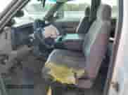 1996 Dodge 2500 z VIN 1B7KF23C0TJ197078, wystawiony jako Copart lot #68759425 z przebiegiem 455 063 mil mil oraz Szkoda całkowita • Salvage title. Historia ofert i sprzedaży dostępna na DreamBid. Obrazek 7.