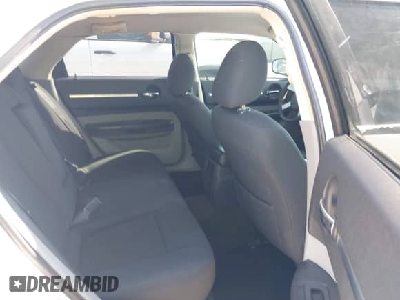 2008 Dodge Magnum SXT with VIN 2D4FV37V48H239091, listed as a IAAI auction lot 42342580 with 175,373 mi miles and . Bid and sale history available at DreamBid. Image 8.