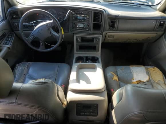 2005 Chevrolet Suburban LT z VIN 3GNEC16Z85G187815, wystawiony jako Copart lot #82671005 z przebiegiem 247 900 mil mil oraz Szkoda całkowita • Salvage title. Historia ofert i sprzedaży dostępna na DreamBid. Obrazek 8.