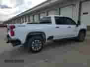 2024 Chevrolet Silverado 2500HD Custom с VIN 2GC4YME75R1132258, выставлен на аукционе Copart как лот 69998305 с пробегом 87 232 миль миль и Списание • Salvage title. История ставок и продаж доступна на DreamBid. Изображение 3.