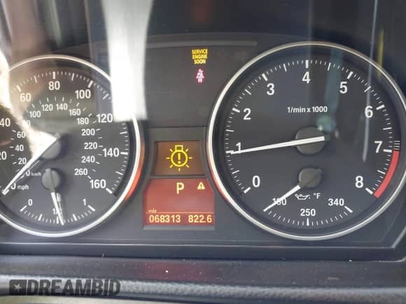 2012 BMW 3 Series 328i xDrive z VIN WBAKF5C57CE657698, wystawiony jako IAAI lot #42537123 z przebiegiem 68 313 mil mil oraz . Historia ofert i sprzedaży dostępna na DreamBid. Obrazek 7.