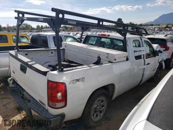 2008 GMC Sierra 1500 SLE2 z VIN 2GTEK19J981249642, wystawiony jako Copart lot #72449914 z przebiegiem 229 426 mil mil oraz Szkoda całkowita • Salvage title. Historia ofert i sprzedaży dostępna na DreamBid. Obrazek 3.