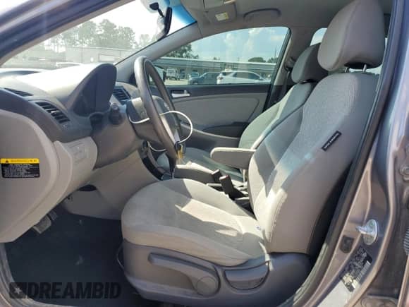 2014 Hyundai Accent GLS z VIN KMHCT4AE8EU704156, wystawiony jako Copart lot #81121835 z przebiegiem 149 131 mil mil oraz Szkoda całkowita • Salvage title. Historia ofert i sprzedaży dostępna na DreamBid. Obrazek 7.