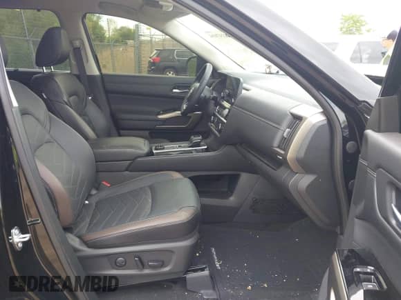 2024 Nissan Pathfinder Platinum с VIN 5N1DR3DKXRC257288, выставлен на аукционе IAAI как лот 42247694 с пробегом 12 372 миль миль и . История ставок и продаж доступна на DreamBid. Изображение 5.