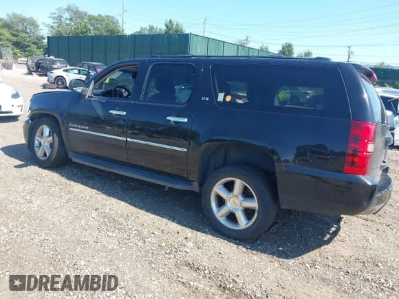 2011 Chevrolet Suburban LTZ с VIN 1GNSKKE3XBR173919, выставлен на аукционе IAAI как лот 42746108 с пробегом 260 644 миль миль и . История ставок и продаж доступна на DreamBid. Изображение 3.