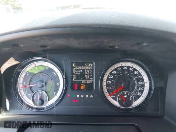 2018 Ram 1500 Express z VIN 1C6RR6KG5JS224520, wystawiony jako IAAI lot #42230272 z przebiegiem 140 748 mil mil oraz . Historia ofert i sprzedaży dostępna na DreamBid. Obrazek 7.