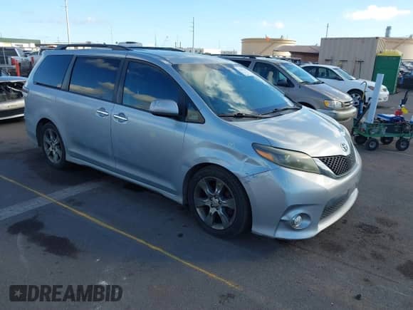 2015 Toyota Sienna SE with VIN 5TDXK3DC1FS541224, listed as a IAAI auction lot 41207154 with 146,788 mi miles and . Bid and sale history available at DreamBid. Image 1.
