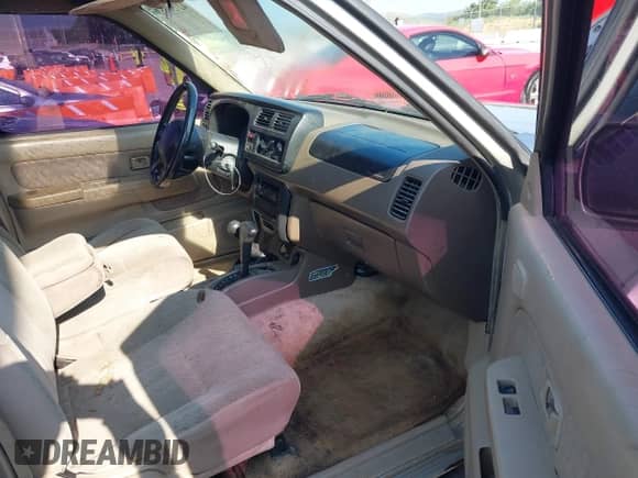 2000 Nissan Frontier XE с VIN 1N6ED26Y8YC389609, выставлен на аукционе IAAI как лот 42750857 с пробегом 252 641 миль миль и . История ставок и продаж доступна на DreamBid. Изображение 5.