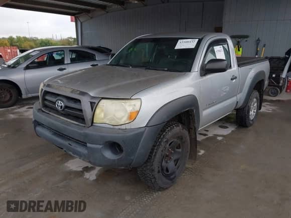 2008 Toyota Tacoma with VIN 5TEPX42N68Z523044, listed as a IAAI auction lot 43508432 with 226,591 mi miles and . Bid and sale history available at DreamBid. Image 2.