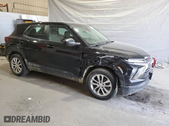 2024 Chevrolet TrailBlazer LS с VIN KL79MMSL4RB039375, выставлен на аукционе Copart как лот 54701905 с пробегом 24 359 миль миль и Списание • Salvage title. История ставок и продаж доступна на DreamBid. Изображение 4.