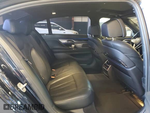 2019 BMW 7 Series 740i xDrive with VIN WBA7E4C56KGV70560, listed as a Copart auction lot 86064145 with 277,053 mi miles and Clean title. Bid and sale history available at DreamBid. Image 10.