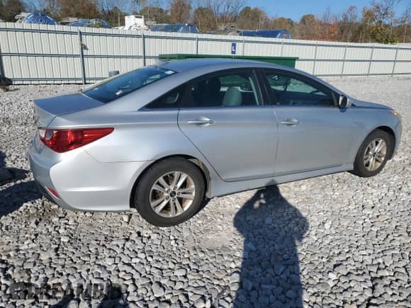 2014 Hyundai Sonata GLS z VIN 5NPEB4AC9EH824279, wystawiony jako Copart lot #87130315 z przebiegiem 121 661 mil mil oraz Czysty tytuł • Clean title. Historia ofert i sprzedaży dostępna na DreamBid. Obrazek 3.