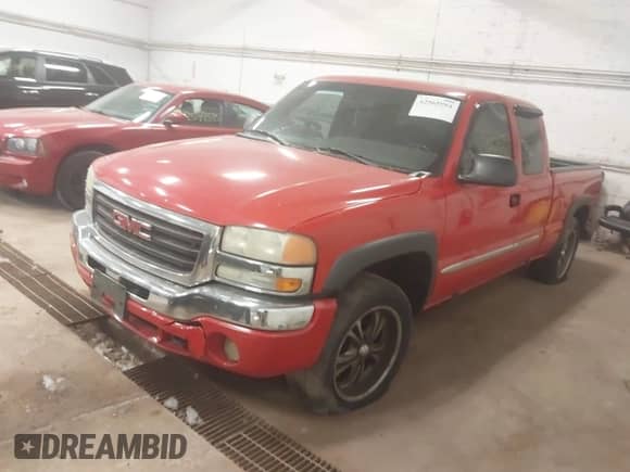 2003 GMC Sierra 1500 SLT z VIN 1GTEK19T63E280453, wystawiony jako IAAI lot #42565954 z przebiegiem 267 969 mil mil oraz . Historia ofert i sprzedaży dostępna na DreamBid. Obrazek 2.