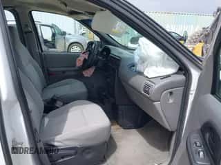 2004 Chevrolet Venture Plus z VIN 1GNDU03E04D242872, wystawiony jako IAAI lot #42239612 z przebiegiem 75 477 mil mil oraz . Historia ofert i sprzedaży dostępna na DreamBid. Obrazek 5.