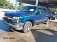 2005 Chevrolet Avalanche LS z VIN 3GNEK12Z95G240904, wystawiony jako IAAI lot #42841583 z przebiegiem Nie podano mil oraz . Historia ofert i sprzedaży dostępna na DreamBid. Obrazek 2.