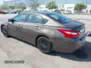 2016 Nissan Altima SV z VIN 1N4AL3AP4GC250154, wystawiony jako IAAI lot #42427546 z przebiegiem 131 884 mil mil oraz . Historia ofert i sprzedaży dostępna na DreamBid. Obrazek 3.