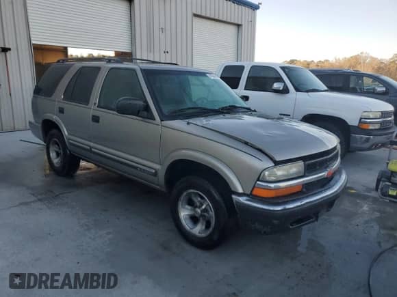 2000 Chevrolet Blazer LS z VIN 1GNCS13W8Y2271750, wystawiony jako Copart lot #41564865 z przebiegiem Nie podano mil oraz Szkoda całkowita • Salvage title. Historia ofert i sprzedaży dostępna na DreamBid. Obrazek 4.