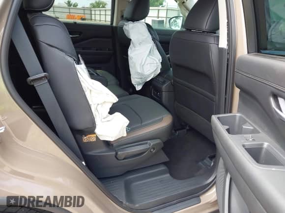 2025 Nissan Pathfinder Platinum z VIN 5N1DR3DJ6SC222809, wystawiony jako IAAI lot #42816873 z przebiegiem 622 mil mil oraz . Historia ofert i sprzedaży dostępna na DreamBid. Obrazek 8.