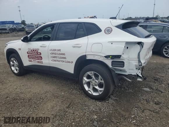 2025 Chevrolet Trax LS с VIN KL77LFEP5SC246975, выставлен на аукционе Copart как лот 71166455 с пробегом 4 090 миль миль и Списание • Salvage title. История ставок и продаж доступна на DreamBid. Изображение 2.