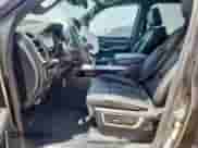 2023 Ram 1500 Laramie z VIN 1C6RREJT4PN603962, wystawiony jako Copart lot #61877235 z przebiegiem 18 705 mil mil oraz Szkoda całkowita • Salvage title. Historia ofert i sprzedaży dostępna na DreamBid. Obrazek 7.