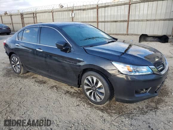 2014 Honda Accord Touring с VIN 1HGCR6F77EA003104, выставлен на аукционе Copart как лот 82466345 с пробегом 211 867 миль миль и Списание • Salvage title. История ставок и продаж доступна на DreamBid. Изображение 4.