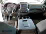 2020 Chevrolet Silverado 1500 RST z VIN 3GCPWDED6LG179578, wystawiony jako Copart lot #64840825 z przebiegiem 79 806 mil mil oraz Szkoda całkowita • Salvage title. Historia ofert i sprzedaży dostępna na DreamBid. Obrazek 8.