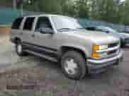 1998 Chevrolet Tahoe z VIN 1GNEK13R8WJ375497, wystawiony jako Copart lot #44629855 z przebiegiem 240 920 mil mil oraz Czysty tytuł • Clean title. Historia ofert i sprzedaży dostępna na DreamBid. Obrazek 4.