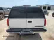 1997 Chevrolet Suburban z VIN 3GNEC16R0VG173651, wystawiony jako Copart lot #64105155 z przebiegiem 125 701 mil mil oraz Szkoda całkowita • Salvage title. Historia ofert i sprzedaży dostępna na DreamBid. Obrazek 6.