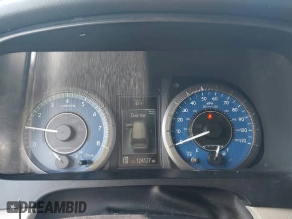 2017 Toyota Sienna XLE with VIN 5TDDZ3DC3HS171251, listed as a IAAI auction lot 41637035 with 124,127 mi miles and . Bid and sale history available at DreamBid. Image 7.