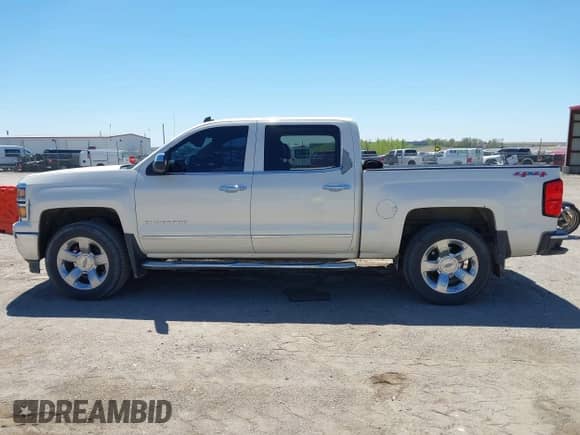 2014 Chevrolet Silverado 1500 LTZ z VIN 3GCUKSEJ0EG439324, wystawiony jako IAAI lot #42148611 z przebiegiem 176 409 mil mil oraz . Historia ofert i sprzedaży dostępna na DreamBid. Obrazek 14.