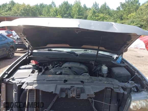 2012 Chevrolet Suburban LT с VIN 1GNSCJE06CR248341, выставлен на аукционе IAAI как лот 42327172 с пробегом 277 755 миль миль и . История ставок и продаж доступна на DreamBid. Изображение 10.