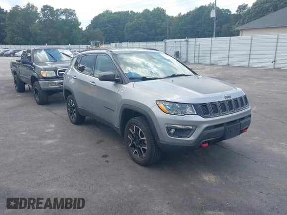 2020 Jeep Compass Trailhawk с VIN 3C4NJDDB1LT208188, выставлен на аукционе IAAI как лот 43148353 с пробегом 91 082 миль миль и . История ставок и продаж доступна на DreamBid. Изображение 1.