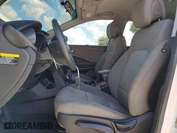 2017 Hyundai Santa Fe 2.4L с VIN 5XYZT3LB1HG411524, выставлен на аукционе Copart как лот 82513705 с пробегом 144 860 миль миль и Списание • Salvage title. История ставок и продаж доступна на DreamBid. Изображение 7.