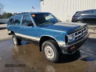 1993 Chevrolet Blazer с VIN 1GNDT13W2P2141625, выставлен на аукционе Copart как лот 46675825 с пробегом Не указан миль и Списание • Salvage title. История ставок и продаж доступна на DreamBid. Изображение 4.