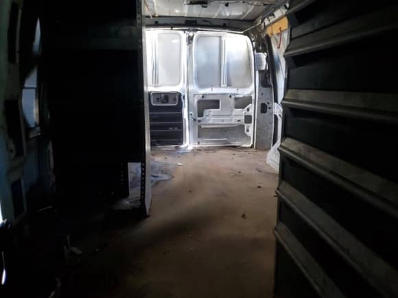 2011 Chevrolet Express Cargo z VIN 1GCZGUCG1B1111849, wystawiony jako Copart lot #78073424 z przebiegiem Nie podano mil oraz Szkoda całkowita • Salvage title. Historia ofert i sprzedaży dostępna na DreamBid. Obrazek 10.