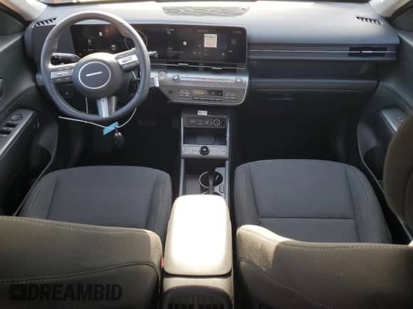 2024 Hyundai Kona SEL с VIN KM8HC3AB8RU097610, выставлен на аукционе Copart как лот 69471275 с пробегом 2 778 миль миль и Списание • Salvage title. История ставок и продаж доступна на DreamBid. Изображение 8.
