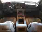 2004 Chevrolet Suburban Z71 z VIN 3GNFK16Z04G129316, wystawiony jako Copart lot #78840114 z przebiegiem 213 543 mil mil oraz Czysty tytuł • Clean title. Historia ofert i sprzedaży dostępna na DreamBid. Obrazek 8.