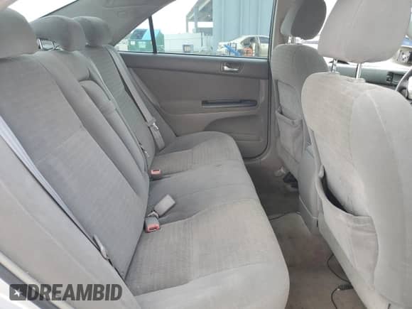 2005 Toyota Camry LE z VIN 4T1BE30K65U080350, wystawiony jako Copart lot #71716765 z przebiegiem 243 325 mil mil oraz Szkoda całkowita • Salvage title. Historia ofert i sprzedaży dostępna na DreamBid. Obrazek 10.