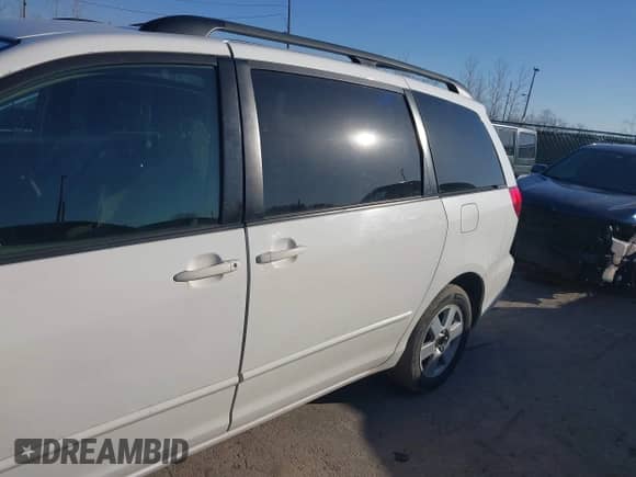 2005 Toyota Sienna CE с VIN 5TDZA23C25S368237, выставлен на аукционе IAAI как лот 41797667 с пробегом 155 895 миль миль и . История ставок и продаж доступна на DreamBid. Изображение 14.