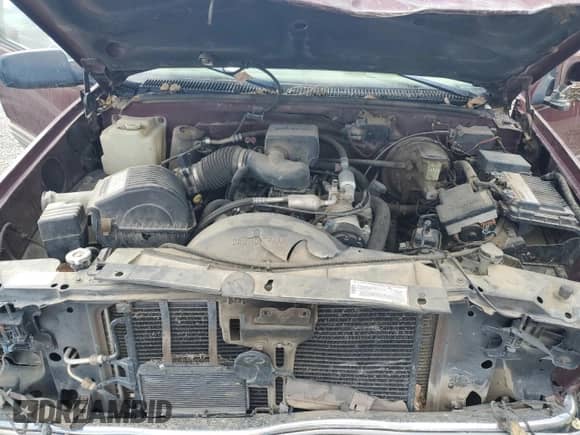 1998 Chevrolet Silverado 2500 с VIN 1GCGK29R0WE209238, выставлен на аукционе Copart как лот 65289165 с пробегом 141 791 миль миль и Списание • Salvage title. История ставок и продаж доступна на DreamBid. Изображение 11.