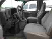 2005 Chevrolet Express Passenger с VIN 1GAHG39U351116163, выставлен на аукционе Copart как лот 51605745 с пробегом 139 372 миль миль и Чистый • Clean title. История ставок и продаж доступна на DreamBid. Изображение 7.