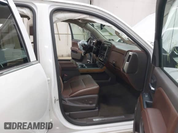 2016 Chevrolet Silverado 1500 High Country с VIN 3GCUKTEC5GG226606, выставлен на аукционе IAAI как лот 43493931 с пробегом 101 784 миль миль и . История ставок и продаж доступна на DreamBid. Изображение 5.