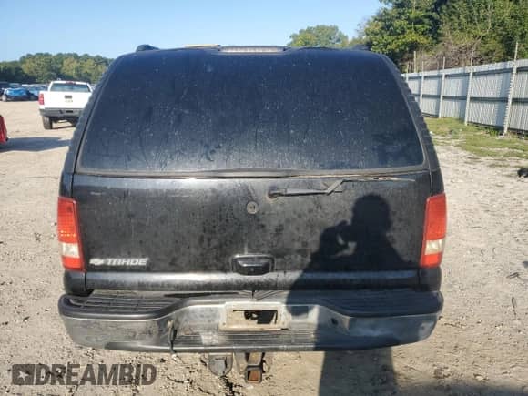 2003 Chevrolet Tahoe LT with VIN 1GNEC13Z93J171106, listed as a Copart auction lot 80452125 with 330,805 mi miles and Salvage title. Bid and sale history available at DreamBid. Image 6.