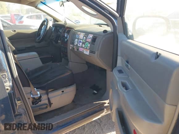 2004 Dodge Durango SLT z VIN 1D4HD48D84F113612, wystawiony jako IAAI lot #43549914 z przebiegiem 250 457 mil mil oraz . Historia ofert i sprzedaży dostępna na DreamBid. Obrazek 5.