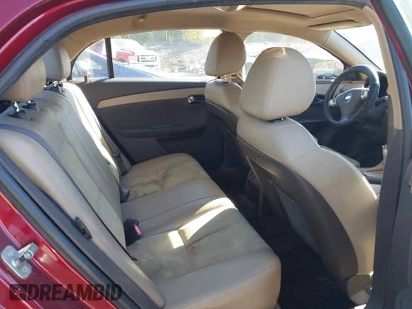 2010 Chevrolet Malibu 2LT z VIN 1G1ZD5EB4AF296683, wystawiony jako IAAI lot #43353312 z przebiegiem 130 876 mil mil oraz . Historia ofert i sprzedaży dostępna na DreamBid. Obrazek 8.