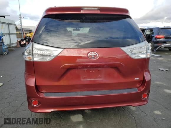 2017 Toyota Sienna SE with VIN 5TDXZ3DC6HS832283, listed as a Copart auction lot 86593455 with 63,070 mi miles and Salvage title. Bid and sale history available at DreamBid. Image 6.