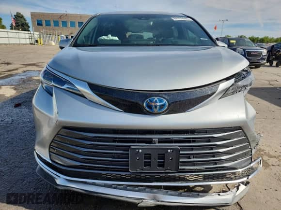 2025 Toyota Sienna Platinum с VIN 5TDERKEC0SS252907, выставлен на аукционе Copart как лот 84353665 с пробегом 9 411 миль миль и Списание • Salvage title. История ставок и продаж доступна на DreamBid. Изображение 5.