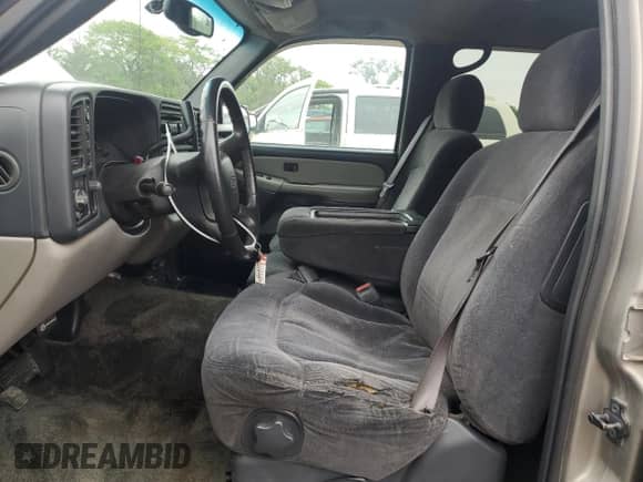 2000 Chevrolet Tahoe LS с VIN 1GNEK13T4YJ165350, выставлен на аукционе Copart как лот 57110095 с пробегом 237 432 миль миль и Списание • Salvage title. История ставок и продаж доступна на DreamBid. Изображение 7.